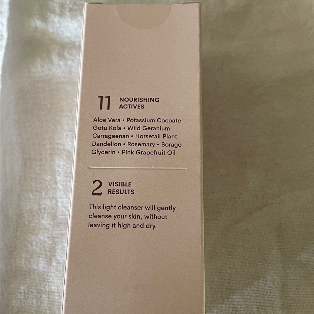 Fleur & Bee So Clean Facial Cleanser - Picture 3 of 5